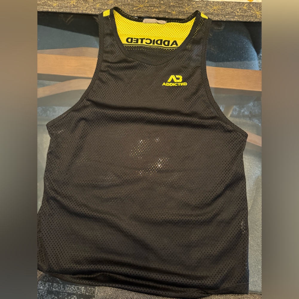 Addicted men’s black tank top